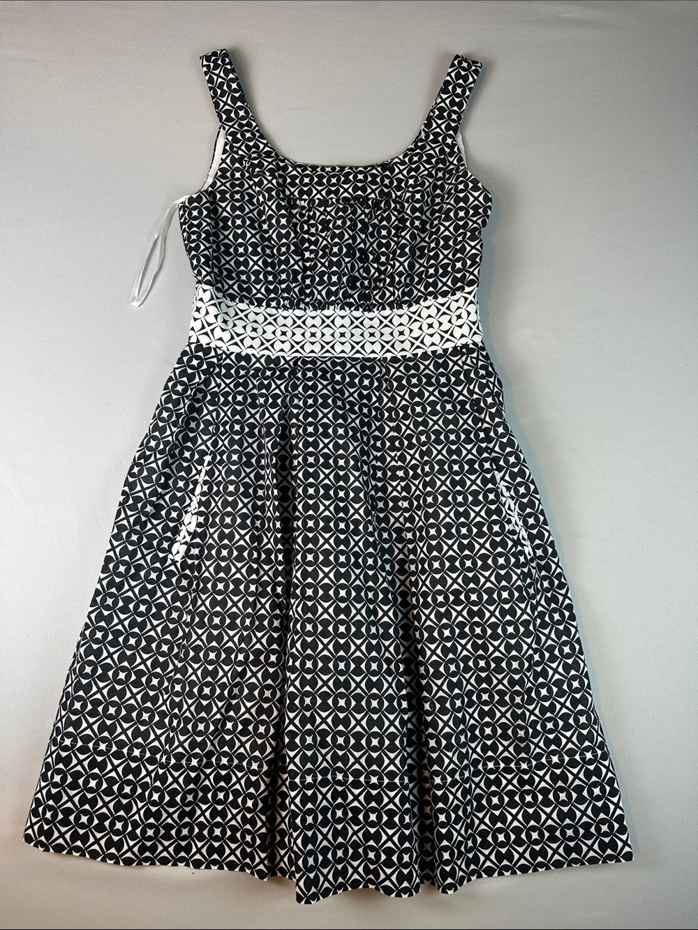 White House Black Market Black White Geometric Fit-and-Flare Dress Pockets - Picture 1 of 9